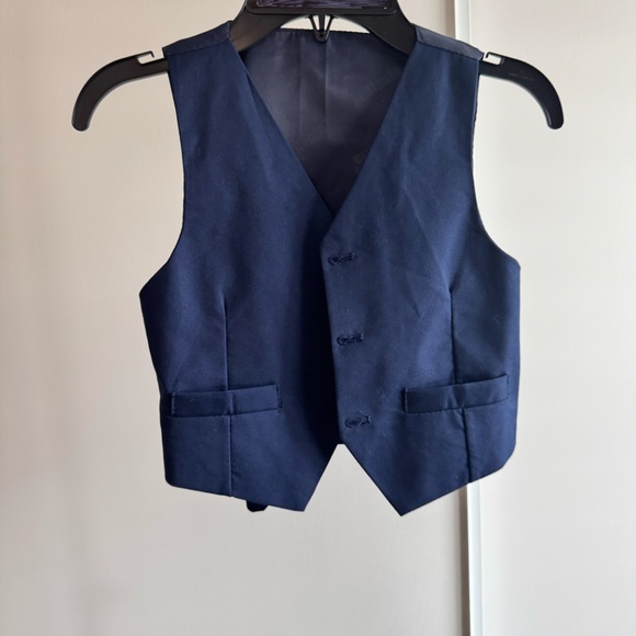 Boys 3 Piece Suit - Picture 3 of 8